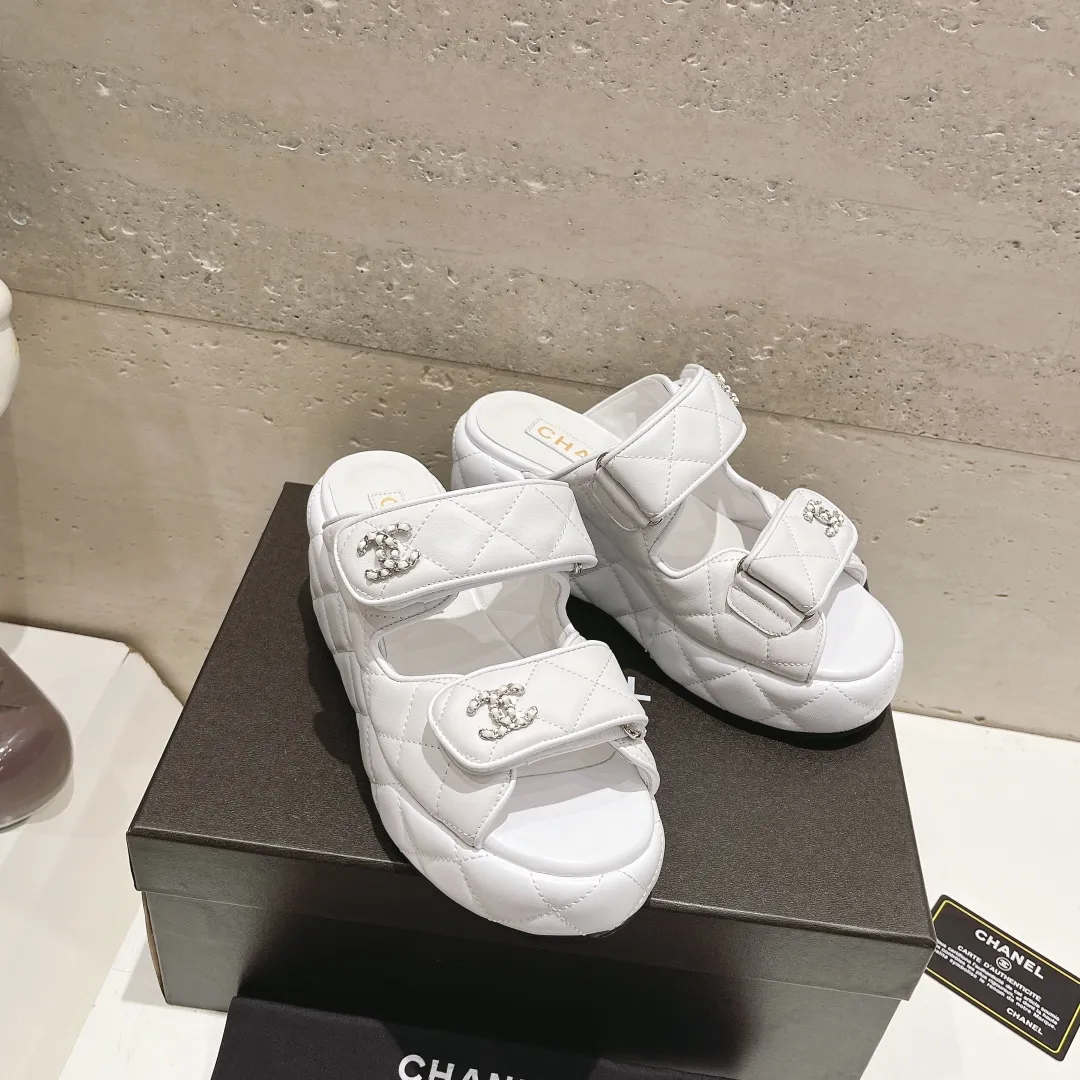 👟👟Ex-factory price 520👟👟 (top version) CHANEL Chanel C Jia Xiaoxiang 24ss new wedge heel open toe high heel sandals Top counter quality, don’t be super stunning the moment you put it on your feet🔥All materials are customized according to the original version! Upper: imported cowhide, lining: imported sheepskin, feet: sheepskin, sole: original outsole, size: 34-41